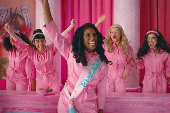 Issa Rae in Bathing Suit is "VERY Outside" — Celebwell